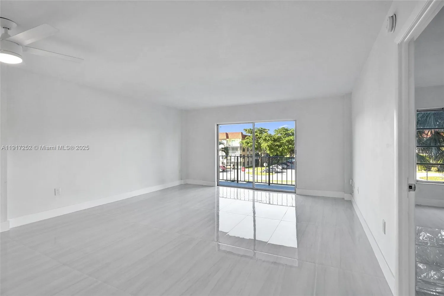 $1,700 | 4164 Inverrary Drive, Unit 305, Lauderhill, FL 33319