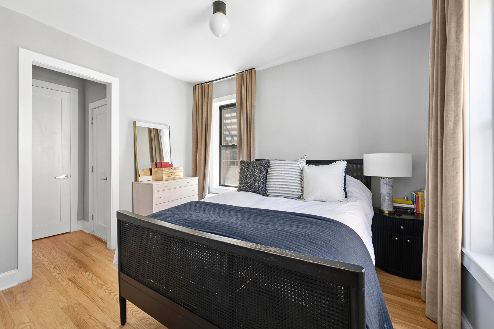 87 Barrow Street, Unit 5G Manhattan, NY 10014 - Photo 4 of 10 Gallery Image 4