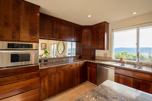 $1,695,000 | 1163 Mountain Pine Road, Cloverdale, CA 95425