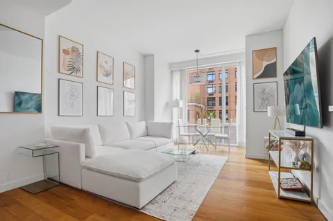 $2,599,000 | 311 West Broadway, Unit 7D | SoHo