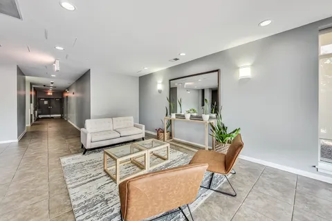 $340,000 | 1155 West Roosevelt Road, Unit 304, Chicago, IL 60608