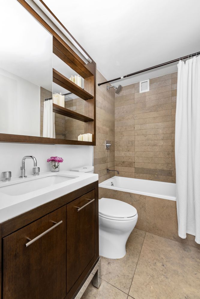 225 Rector Place, Unit 15B Manhattan, NY 10280 - Photo 5 of 9