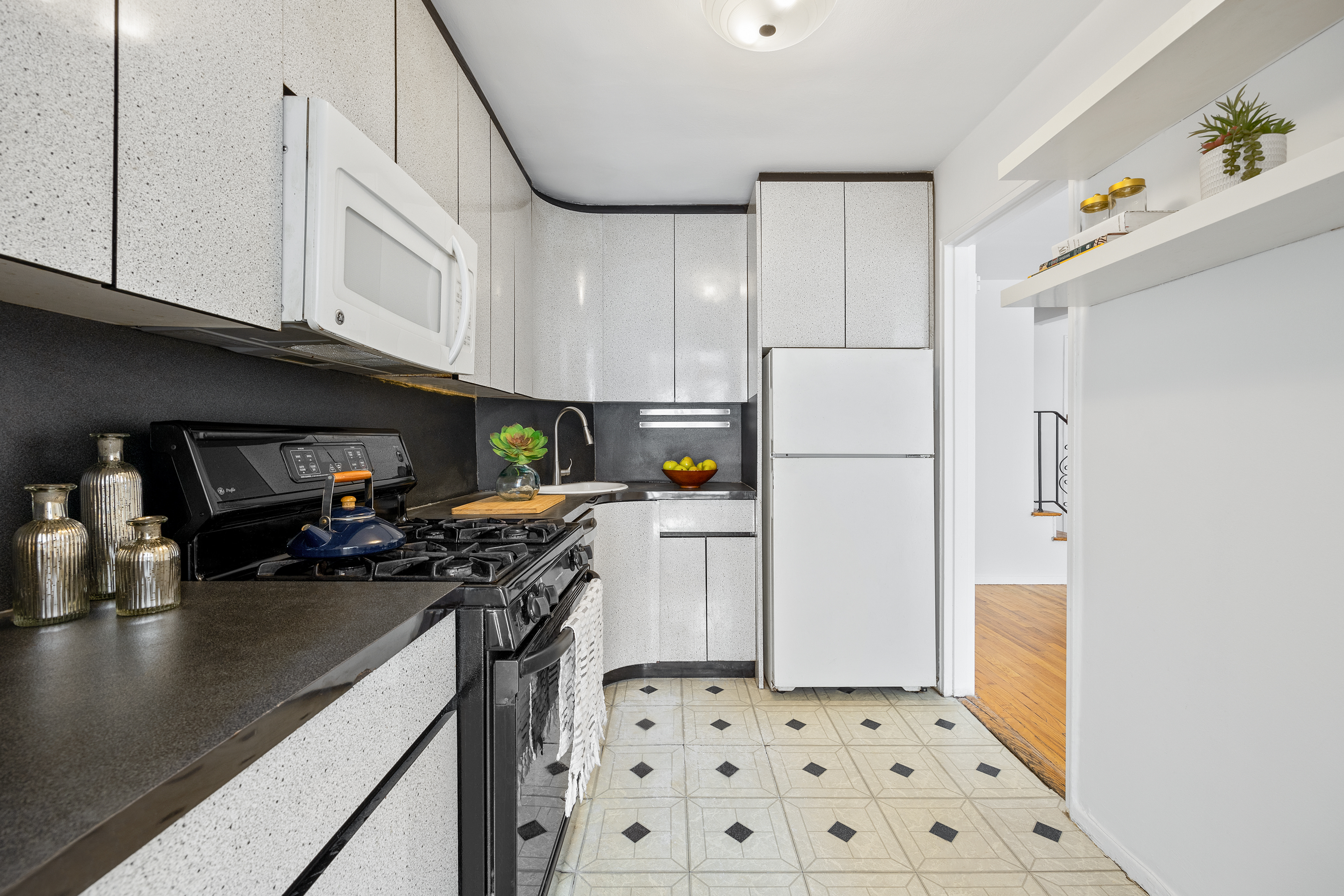 415 Argyle Road, Unit 2N Brooklyn, NY 11218 - Photo 6 of 15