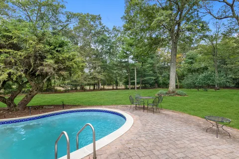 $2,495,000 | 11 Quaker Ridge Drive, Brookville, NY 11545