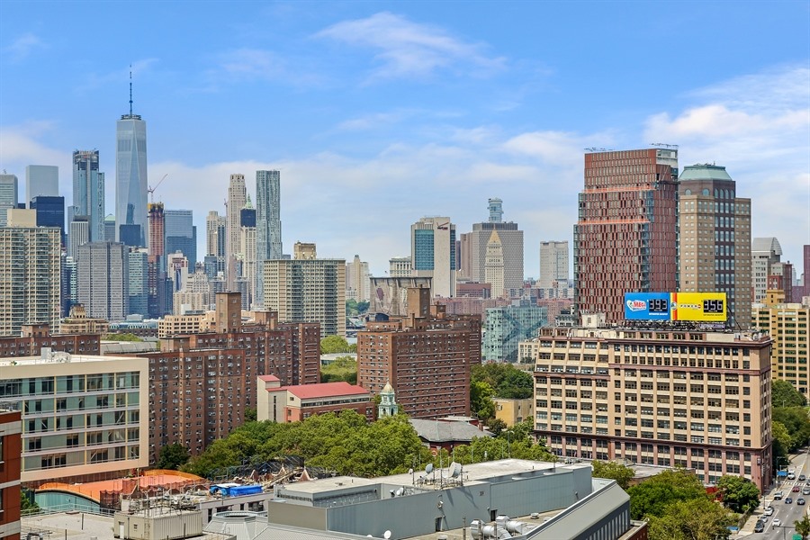 150 Myrtle Avenue, Unit 1902 Brooklyn, NY 11201 - Photo 5 of 27 a city view with tall buildings