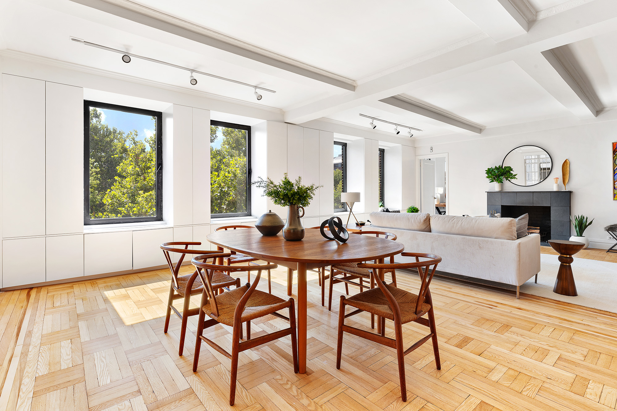 32 Washington Square West, Unit 7E Manhattan, NY 10011 - Photo 4 of 12