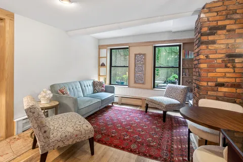 $579,500 | 17 Grove Street, Unit 1, Boston, MA 02114