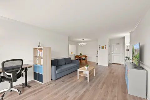 $297,000 | 4977 Battery Lane, Unit 1711, Bethesda, MD 20814
