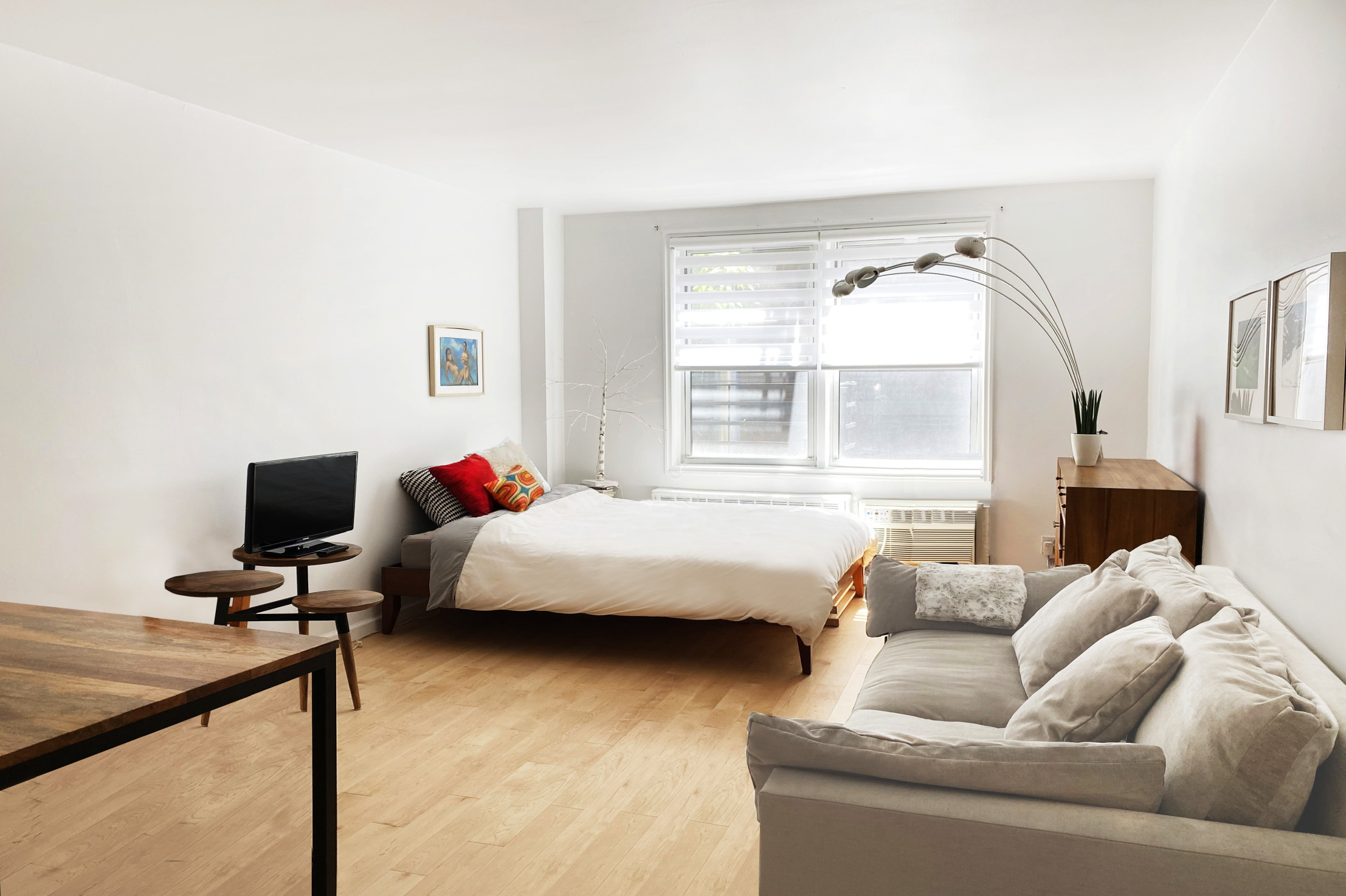 320 East 35th Street, Unit 5H Manhattan, NY 10016 - Photo 2 of 8