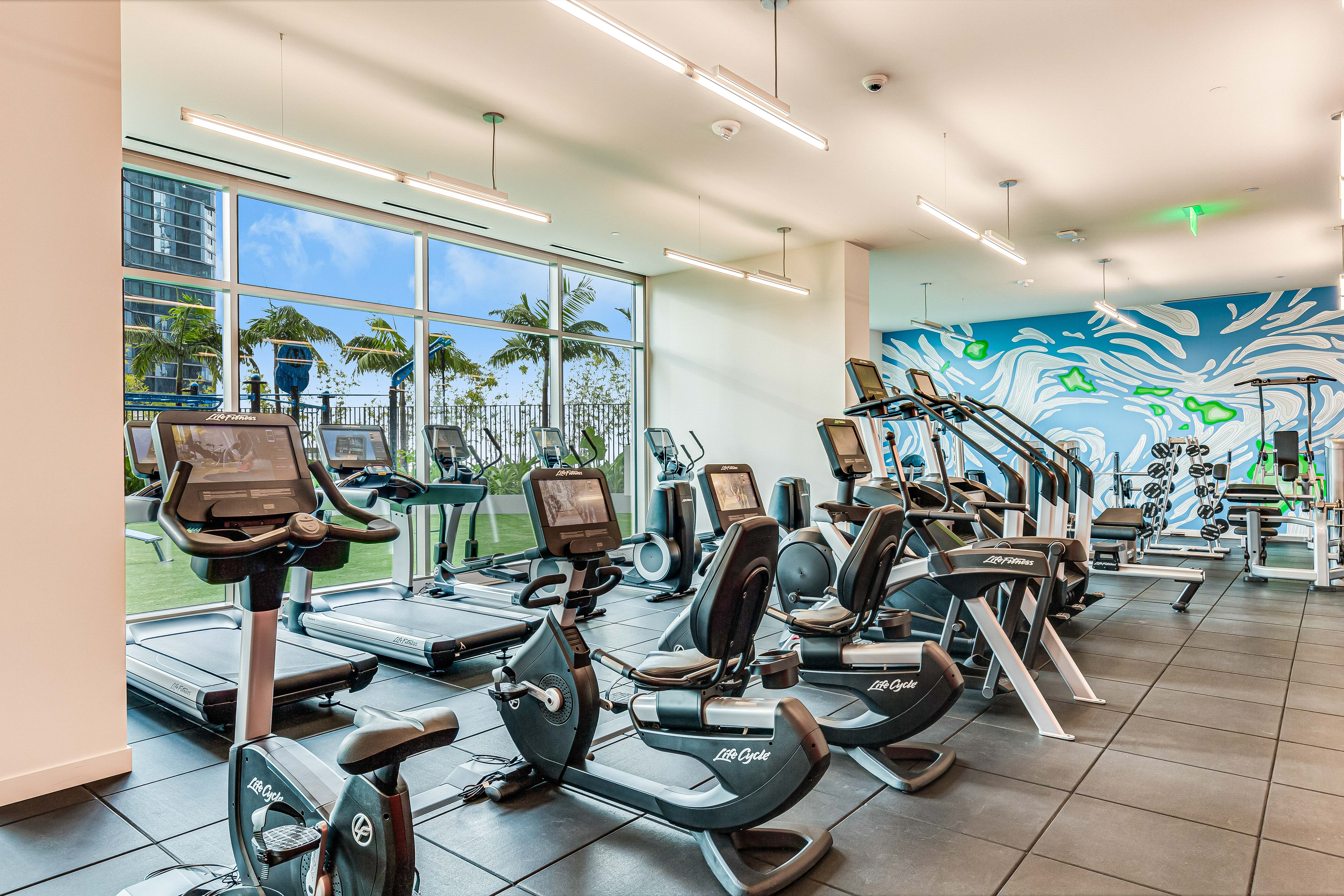 1001 Queen Street Honolulu, HI 96814 - Photo 27 of 29 a view of a room with gym equipment