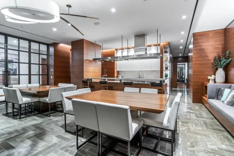 $4,200,000 | 1 West End Avenue, Unit 9D | Upper West Side