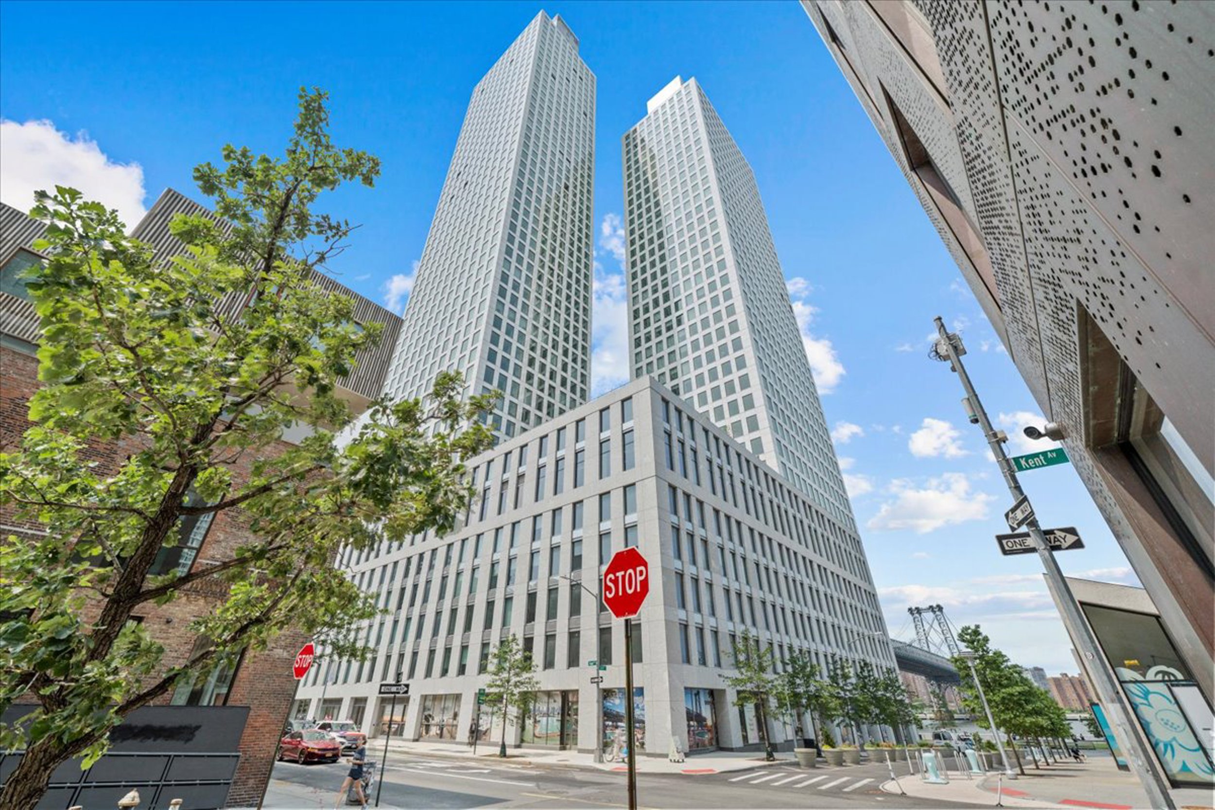 8 South 4th Street, Unit 15D Brooklyn, NY 11249 - Photo 27 of 29 a view of a tall building