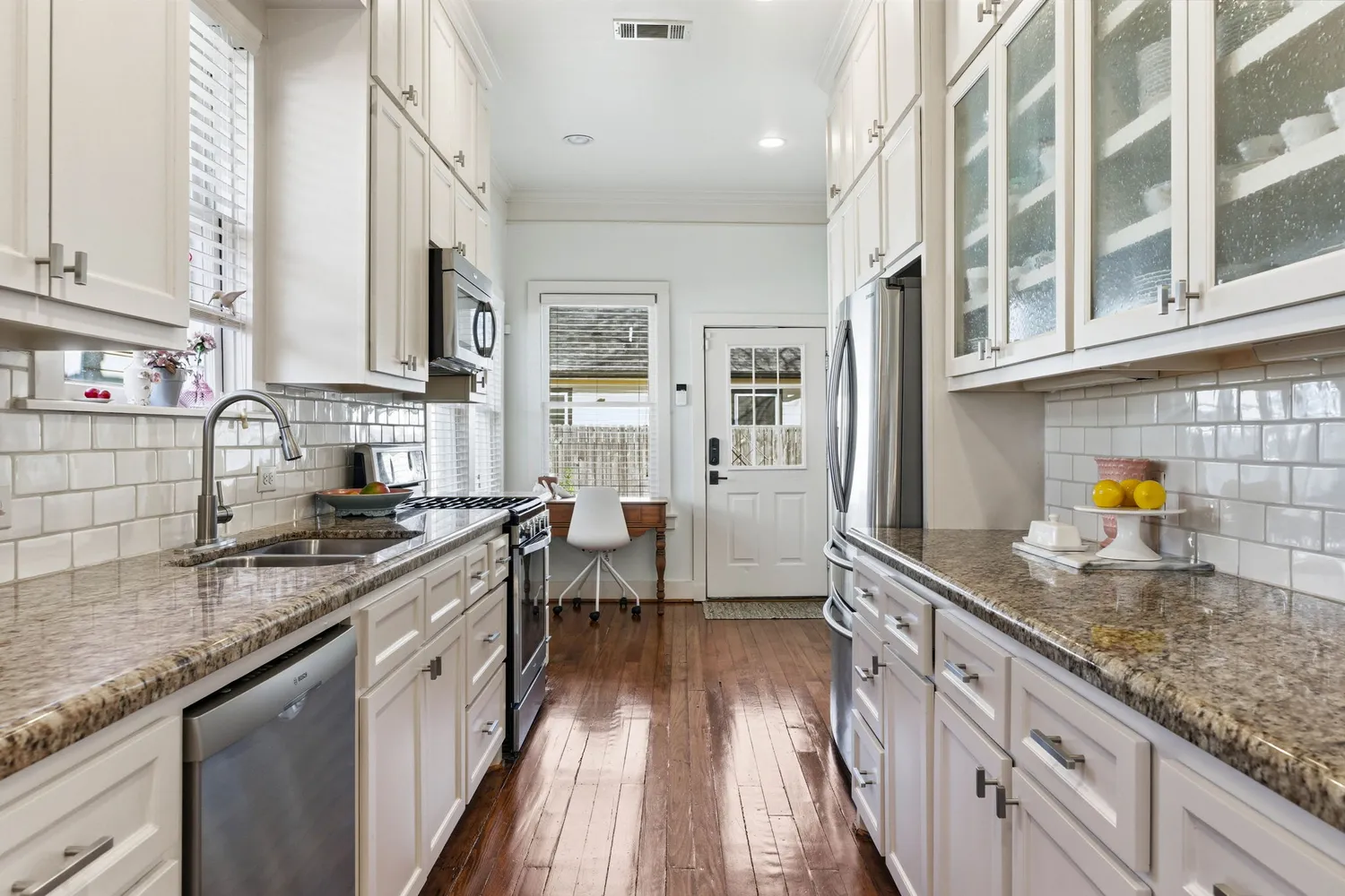 $635,000 | 727 East 25th Street, Houston, TX 77008