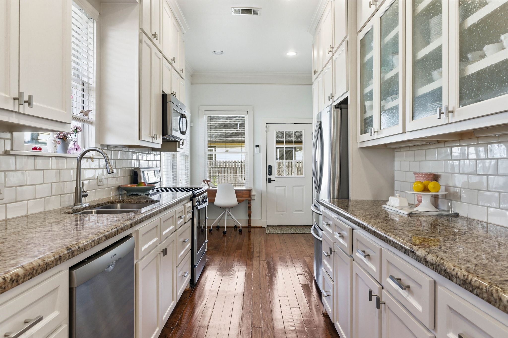 727 East 25th Street Houston, TX 77008 - Photo 10 of 29