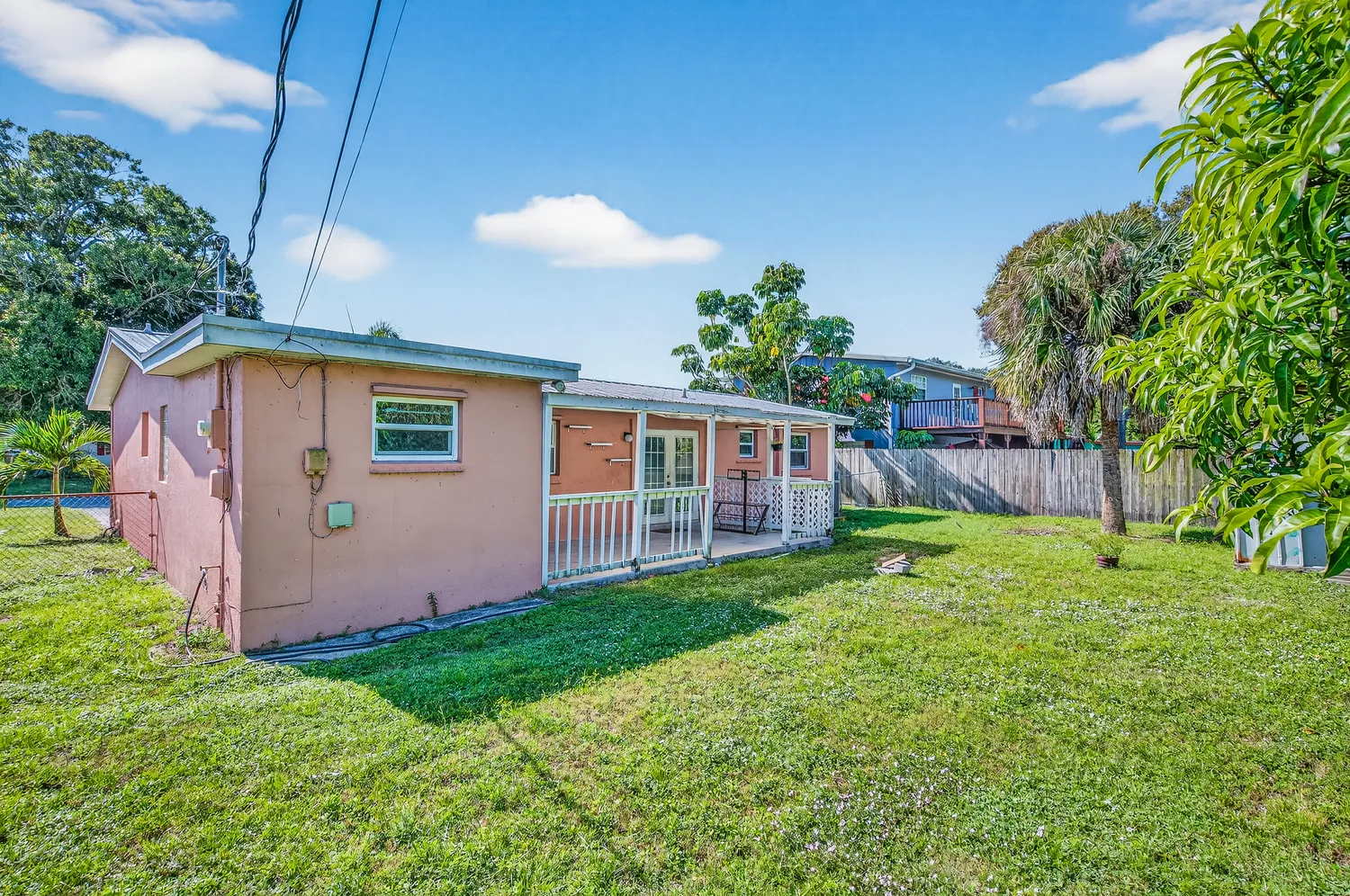 $330,000 | 2444 1st Place Southwest, Vero Beach, FL 32962