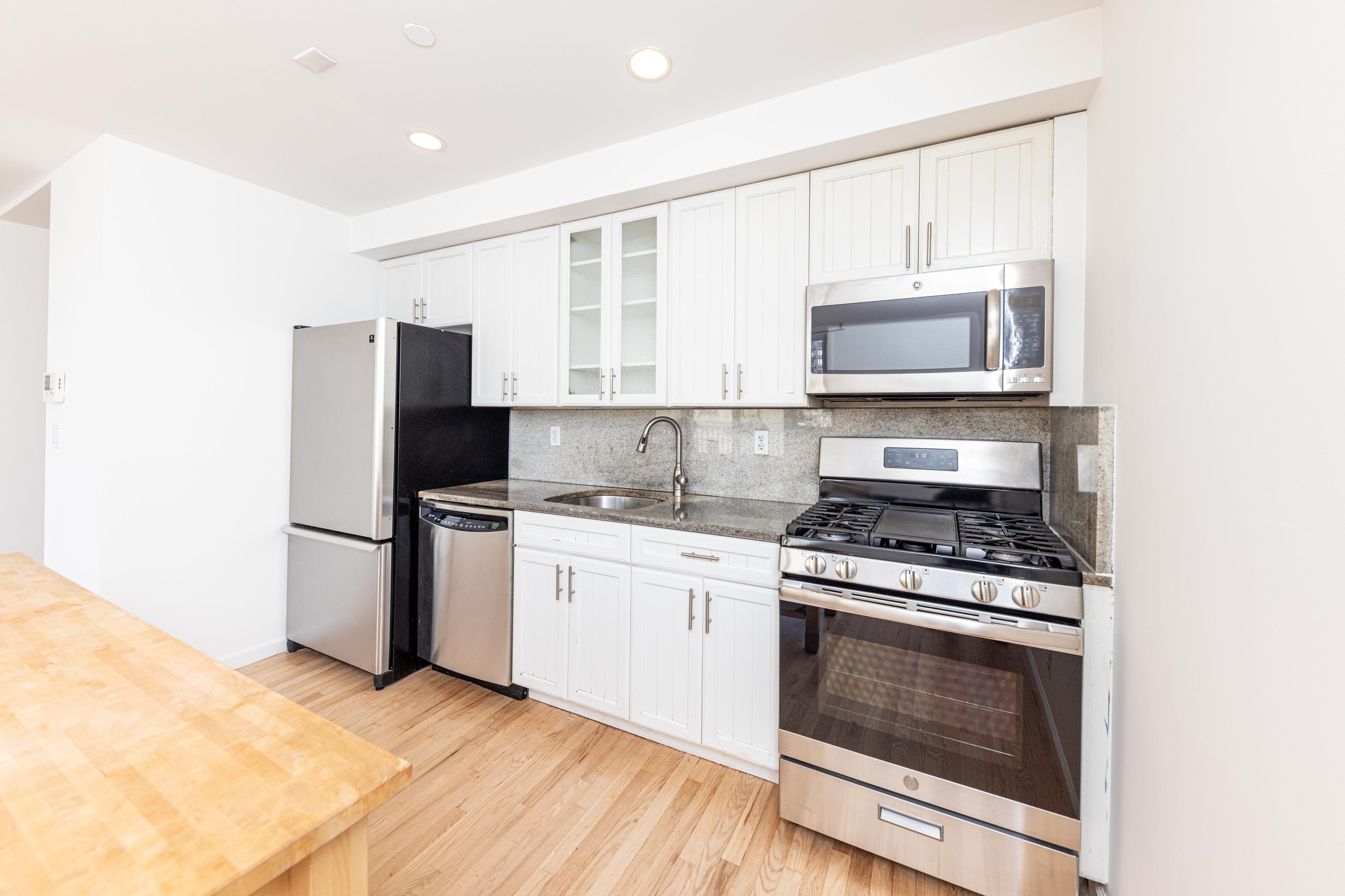 170 Broadway, Unit 3B Brooklyn, NY 11211 - Photo 1 of 25