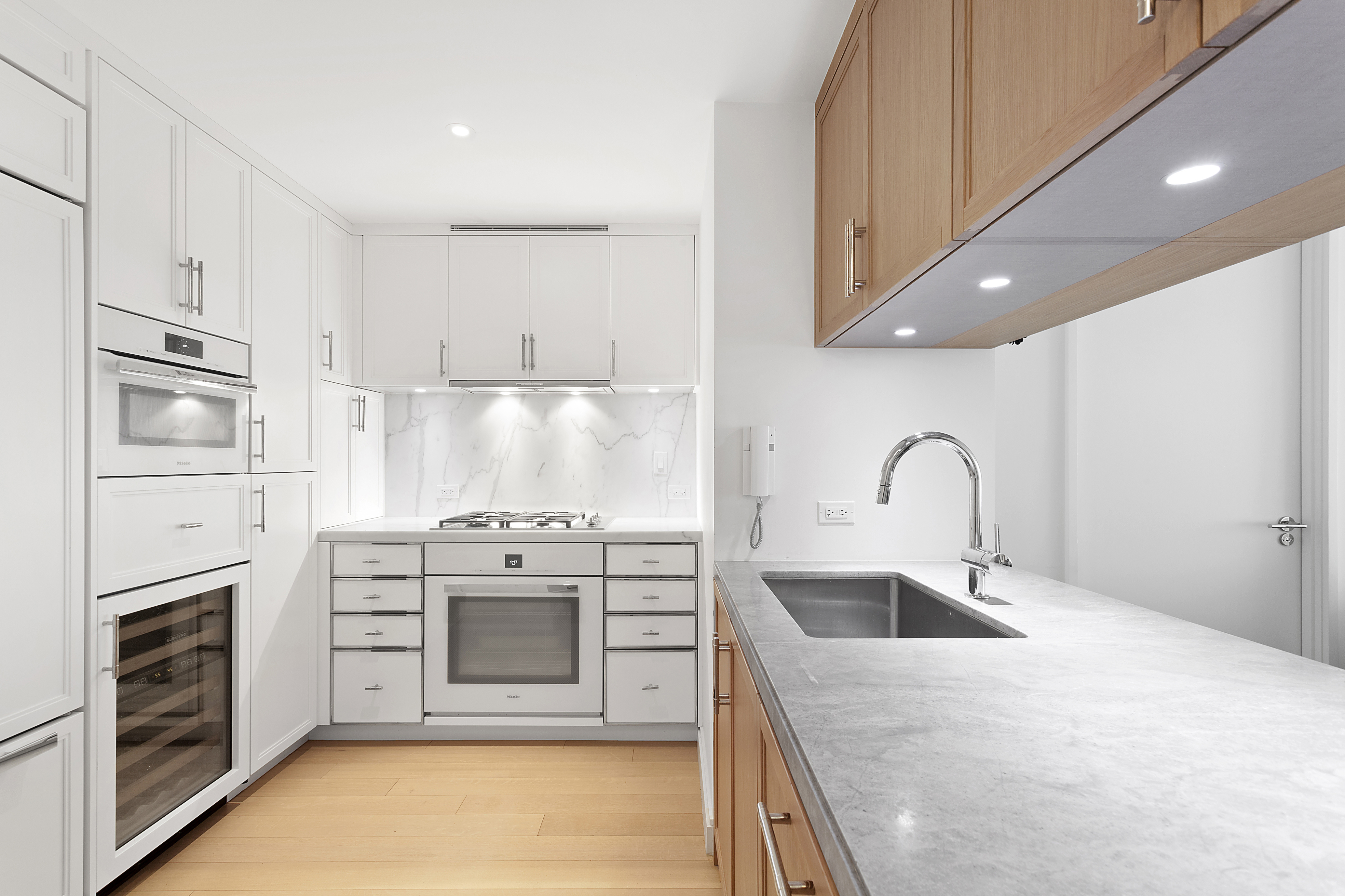 212 Warren Street, Unit 4R Manhattan, NY 10282 - Photo 2 of 16