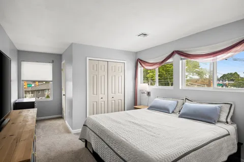Contact Agent | 445 East Mill Road, Maple Shade, NJ 08052