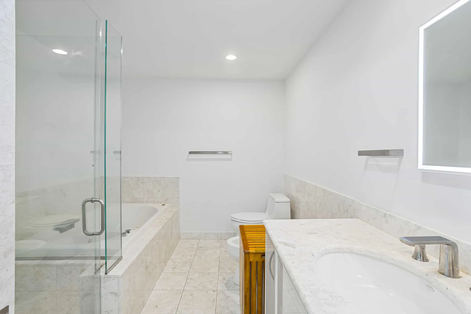 $770,000 | 1331 Brickell Bay Drive, Unit 1606, Miami, FL 33131