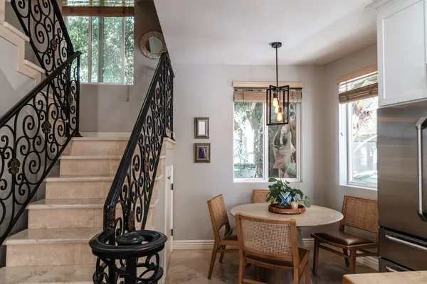 $1,799,000 | 230 Ardmore Avenue, Hermosa Beach, CA 90254