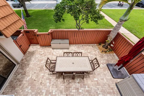 $425,000 | 2818 Waterford Drive North, Deerfield Beach, FL 33442