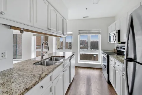 $430,000 | 1415 Sherman Avenue, Unit 506, Evanston, IL 60201