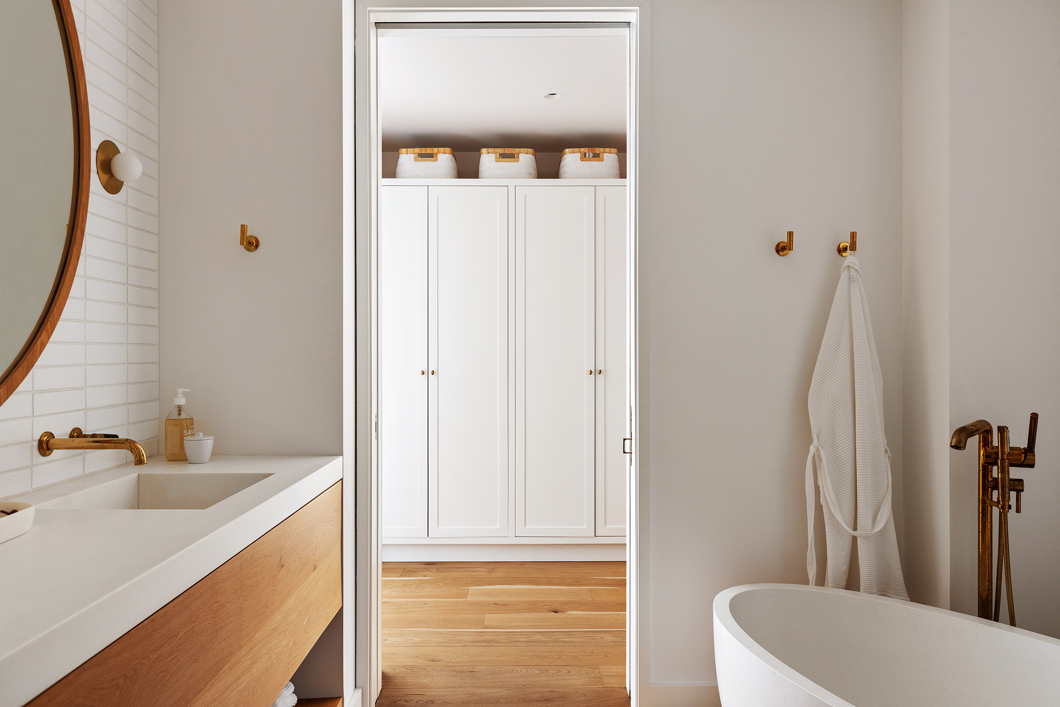 50 Bridge Park Drive, Unit 26A Brooklyn, NY 11201 - Photo 22 of 29 a bathroom with a tub sink and toilet