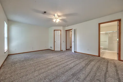 $279,500 | 702 Southwest Hillside Court, Grain Valley, MO 64029