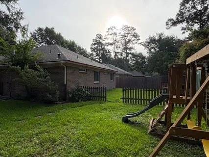 $299,000 | 511 Springwood Drive, Conroe, TX 77385