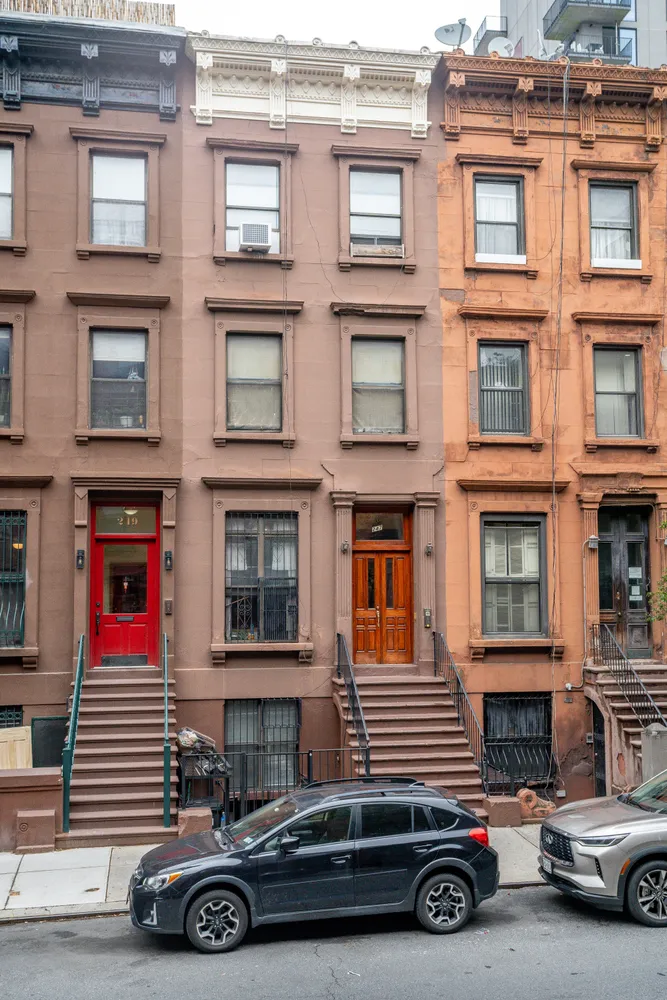 a car parked in front of a building