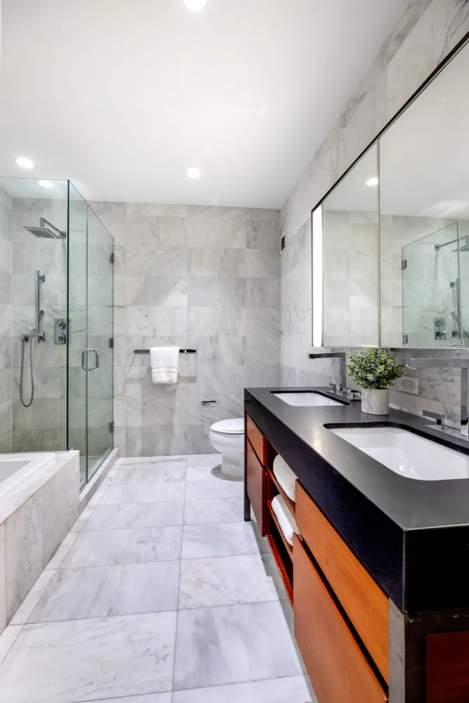 $2,195,000 | 75 Wall Street, Unit 36FF | Financial District