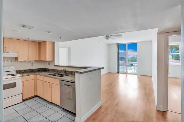 $460,000 | 3000 Coral Way, Unit 412, Miami, FL 33145