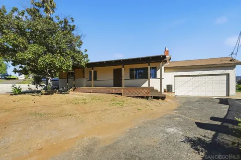$800,000 | 612 Momar Lane, Escondido, CA 92027