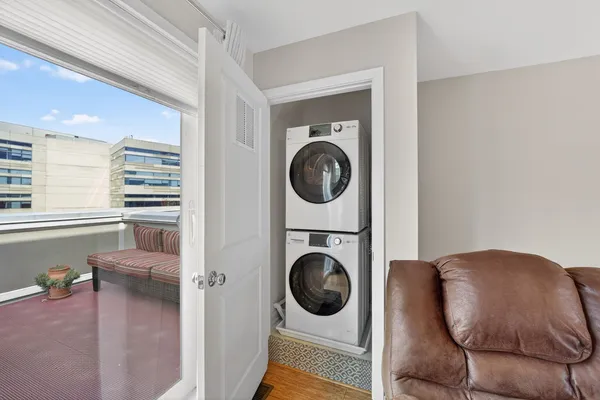 $1,175,000 | 814 3rd Street Southeast, Washington, DC 20003