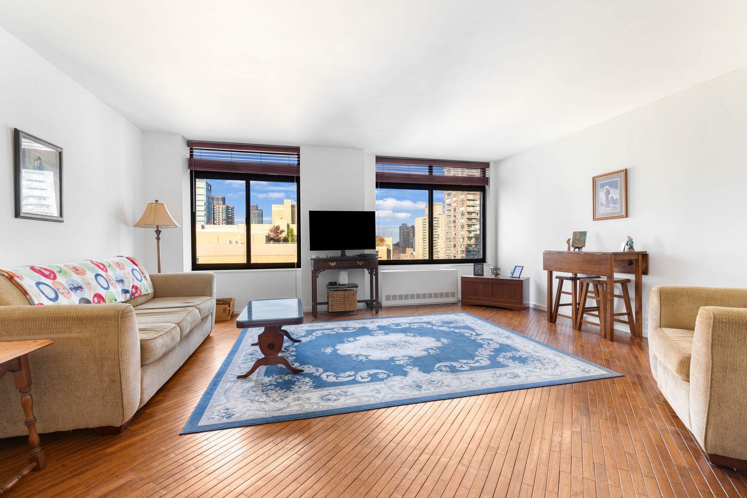 $3,900 | 400 East 70th Street, Unit 2304 | Lenox Hill