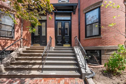 $459,000 | 8 Brimmer Street, Unit 5B, Boston, MA 02108