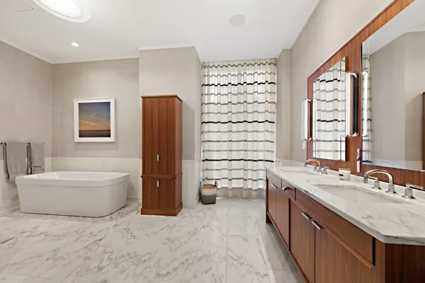 $21,500,000 | 150 Charles Street, Unit M10 | West Village