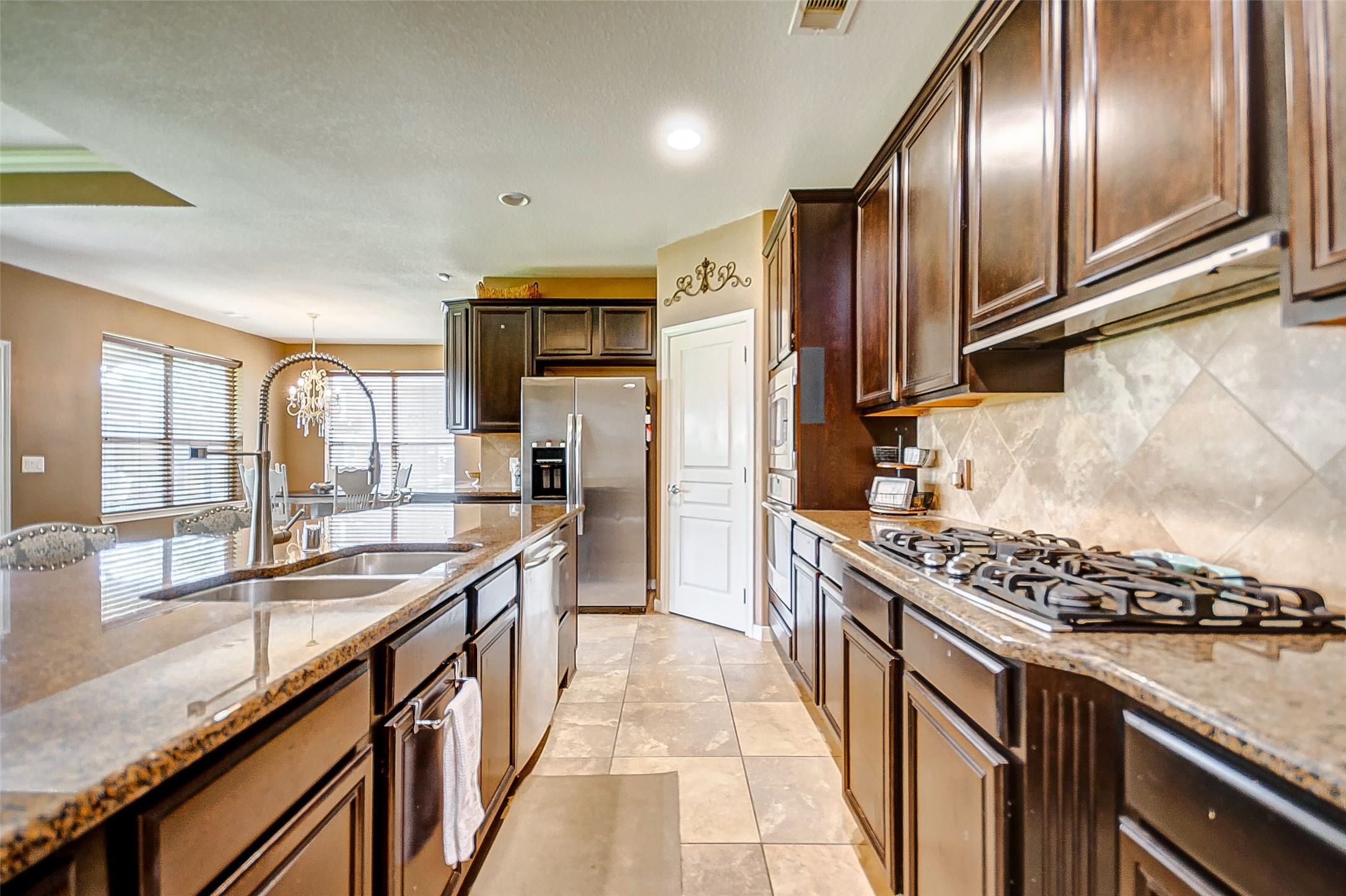 13407 Douglas Lake Road Houston, TX 77044 - Photo 6 of 29