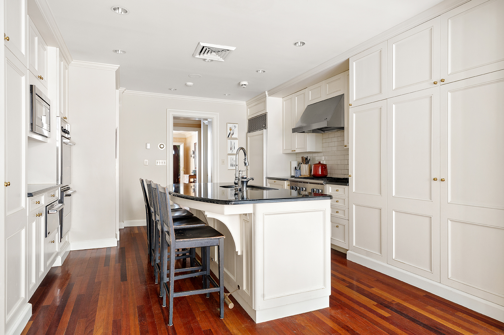 42 East 81st Street Manhattan, NY 10028 - Photo 8 of 18