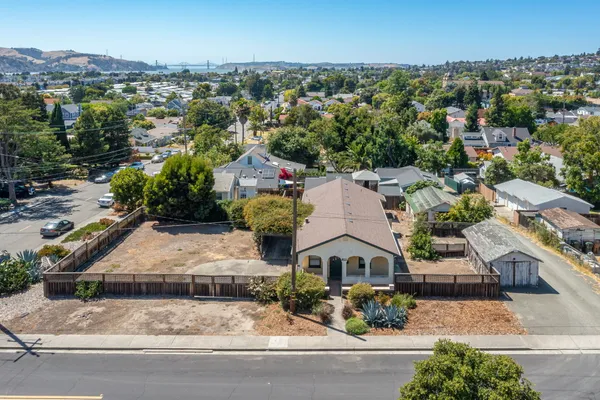 $749,000 | 811 East 6th Street, Benicia, CA 94510