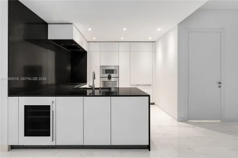 $1,850,000 | 300 Biscayne Blvd Way, Unit 2009, Miami, FL 33131