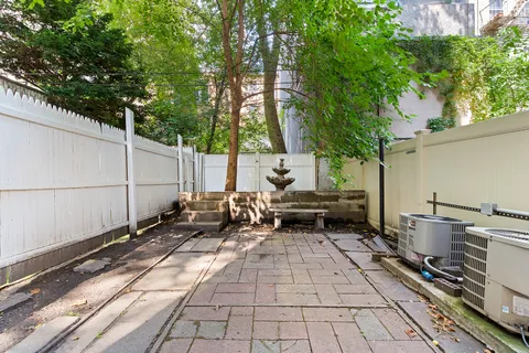 $3,999,000 | 245 East 52nd Street | Midtown East