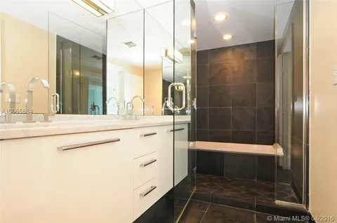 $7,650 | 900 Biscayne Boulevard, Unit 902, Miami, FL 33132
