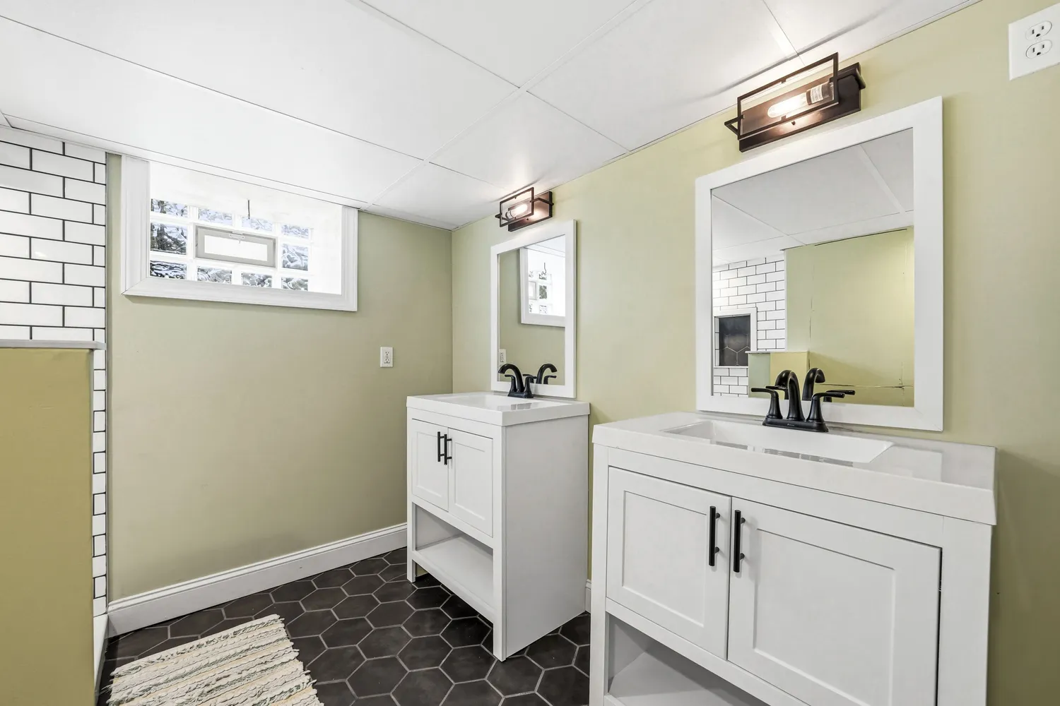 $349,900 | 8129 Hennig Street, Philadelphia, PA 19111