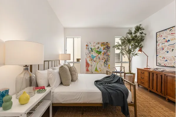 $1,149,000 | 511 San Vicente Boulevard, Unit 106, Santa Monica, CA 90402