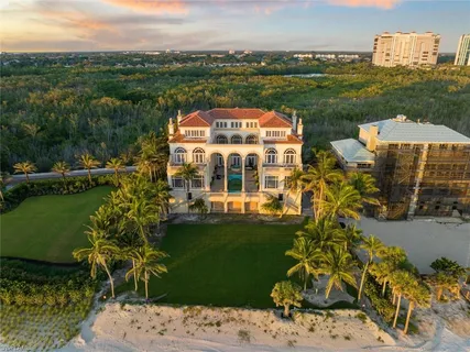 $24,000,000 | 7613 Bay Colony Drive, Naples, FL 34108