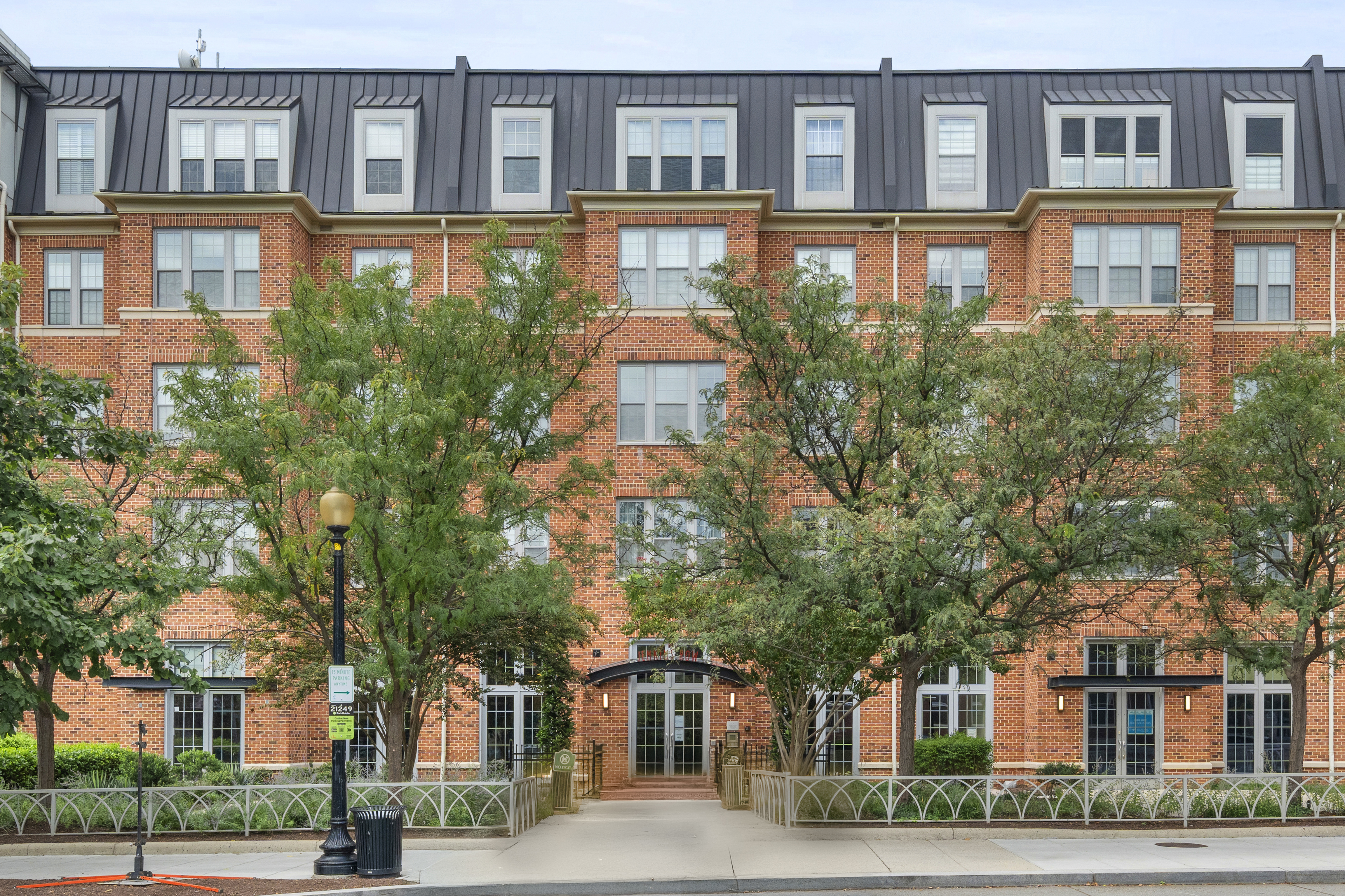 1391 Pennsylvania Ave. Southeast, Unit 264 Washington, DC 20003 - Photo 4 of 46