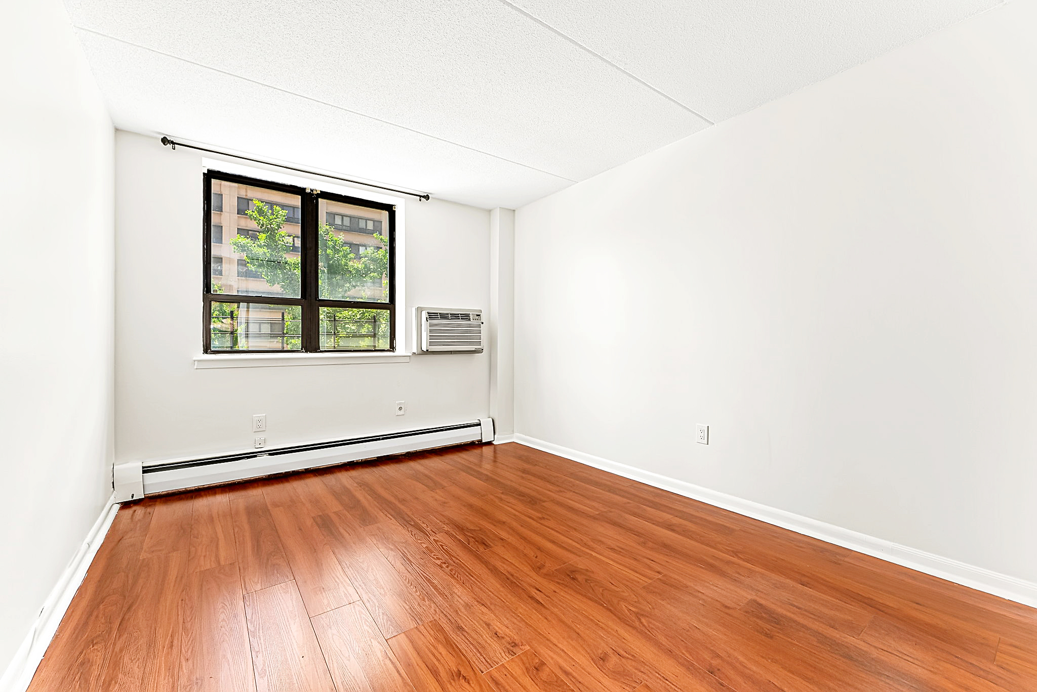 301 West 110th Street, Unit 2L Manhattan, NY 10026 - Photo 10 of 13