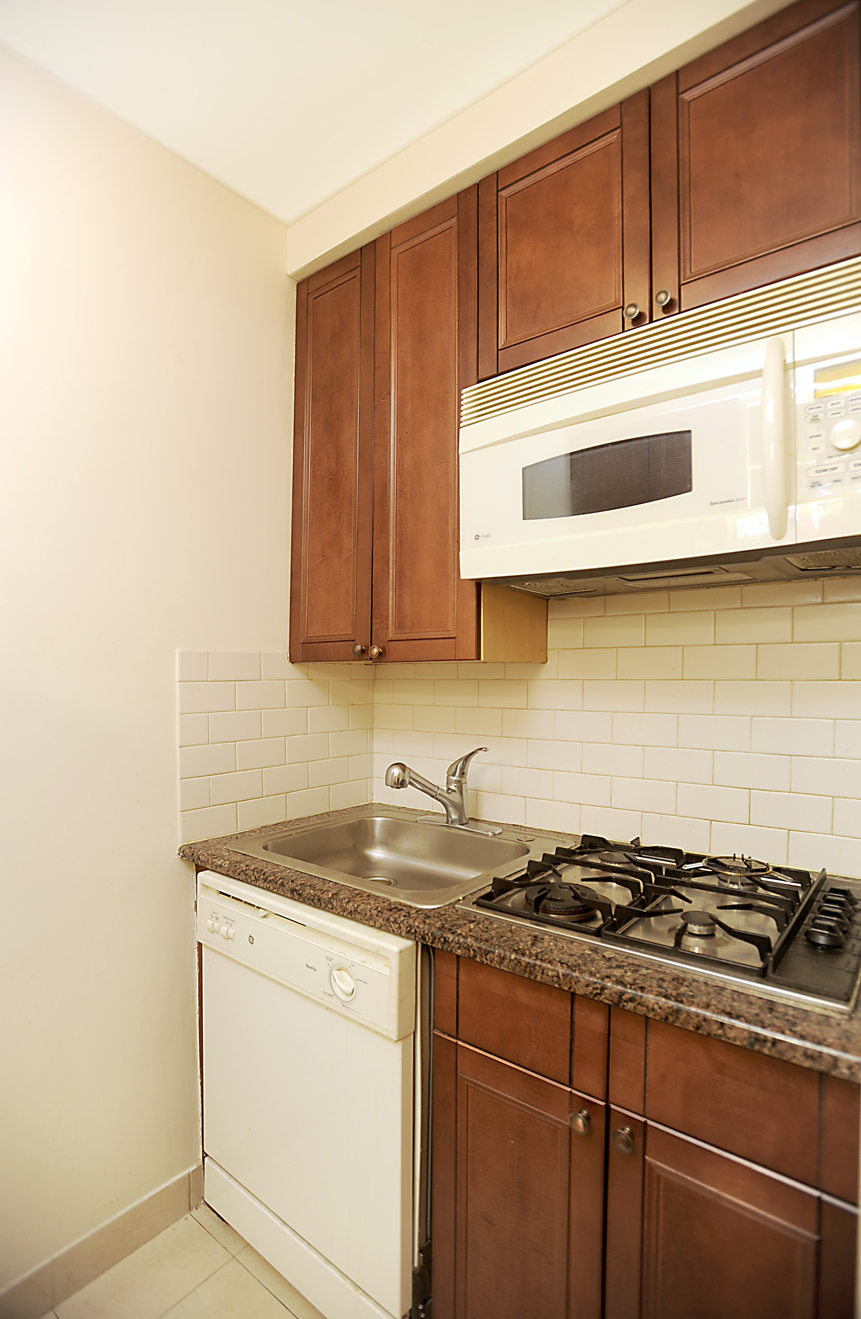 159 West 53rd Street, Unit 18A Manhattan, NY 10019 - Photo 2 of 6