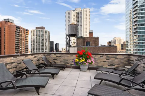 $900,000 | 225 East 57th Street, Unit 16K | Midtown East